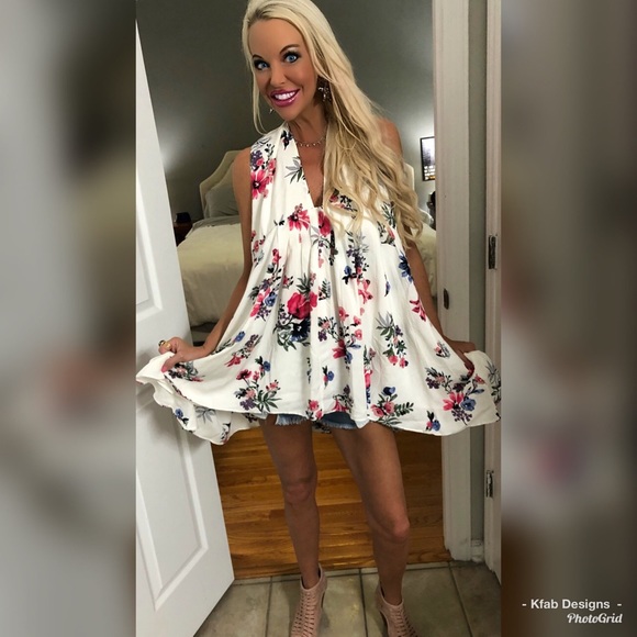 🥰LAST 1! Fully Lined Floral Asymmetric Tie Dress! - Picture 2 of 7